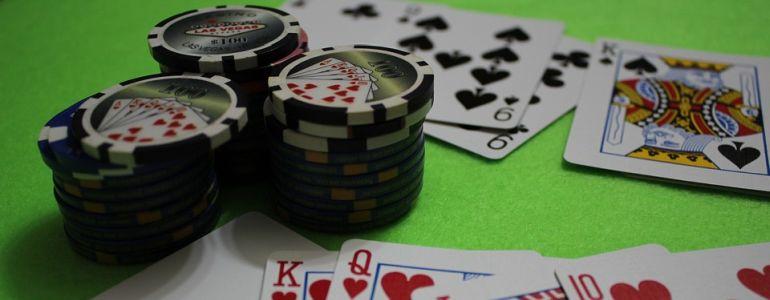 How Does Live Dealer Poker Differ from Competitive Poker?