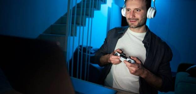 Steam and Silicon: The Appeal of Steampunk in Video Game Worlds