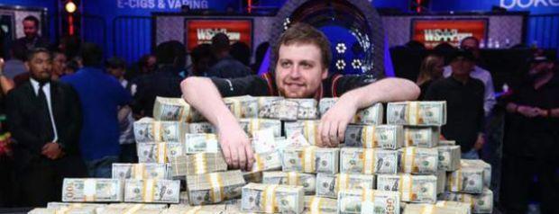 Joe McKeehen Wins The 2015 WSOP Main Event