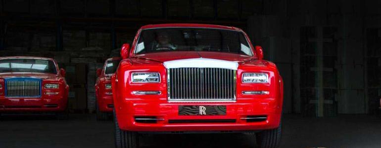 Macau Luxury Hotel Has 30 Rolls Royces But No Guests to Ride in Them