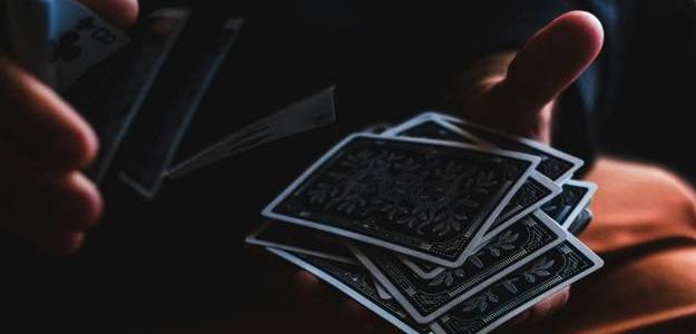 cards shuffling