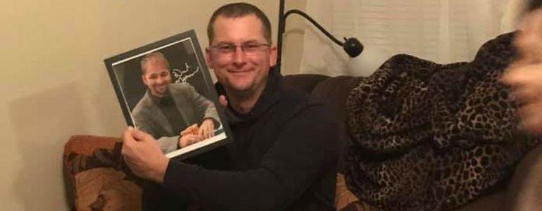 Wife Gifts Husband Ultimate Christmas Poker Present – And Then Santa Steps In!